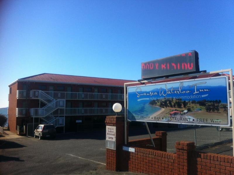 The Waterloo Hotel Swansea Exterior photo